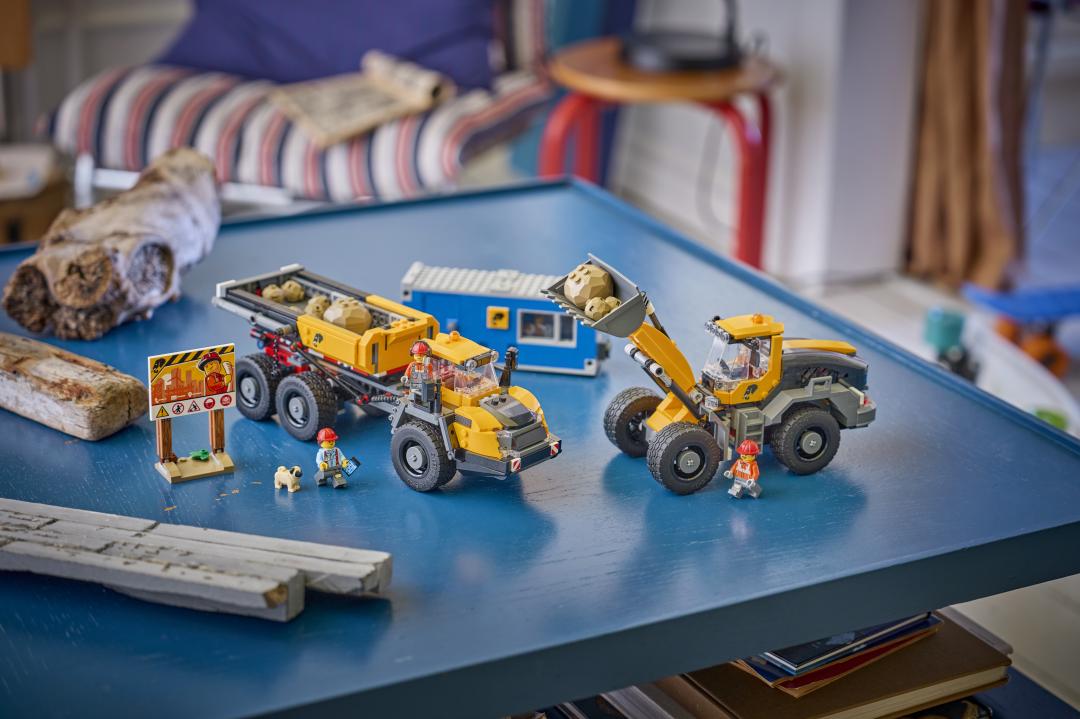 LEGO City 60494 Dump Truck & Front End Loader