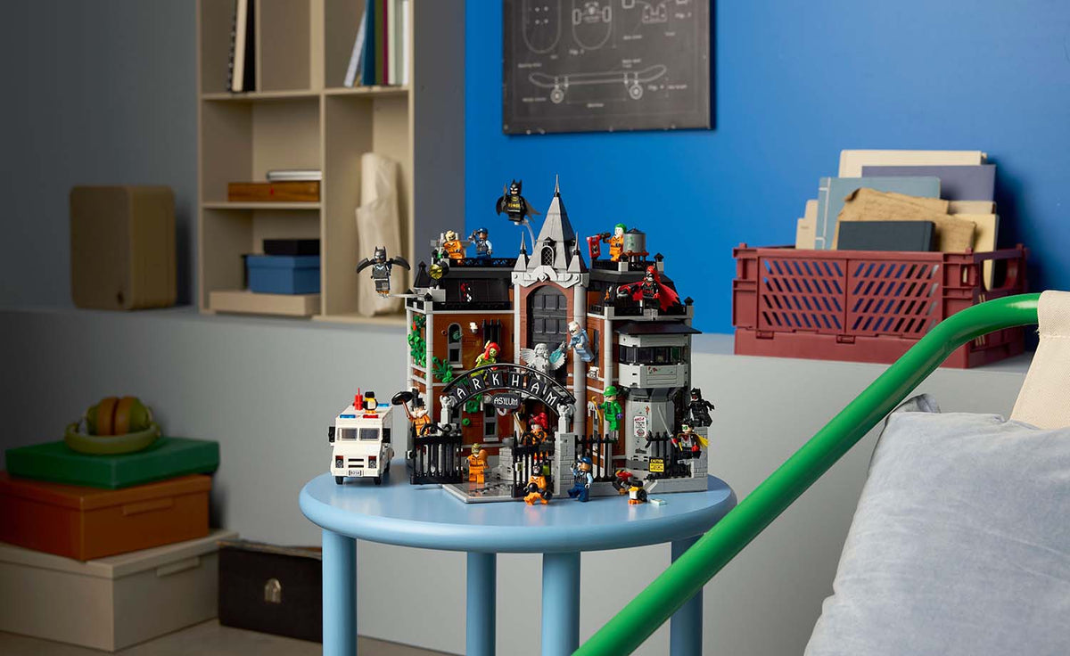 LEGO DC 76300 Arkham Asylum