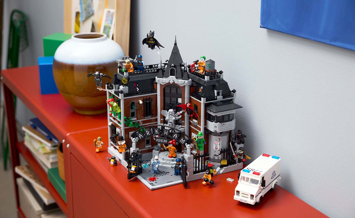 LEGO DC 76300 Arkham Asylum
