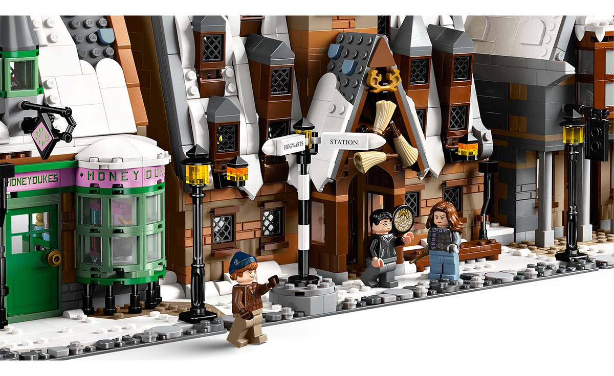 LEGO Harry Potter 76457 Hogsmeade Village – Collectors' Edition