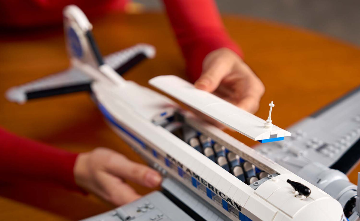 LEGO Icons 11378 Douglas DC-3 PAN AM Airliner