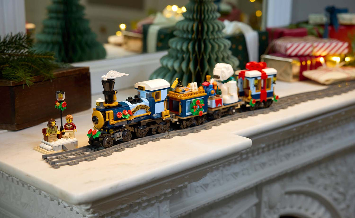 LEGO Icons 10361 Holiday Express Train