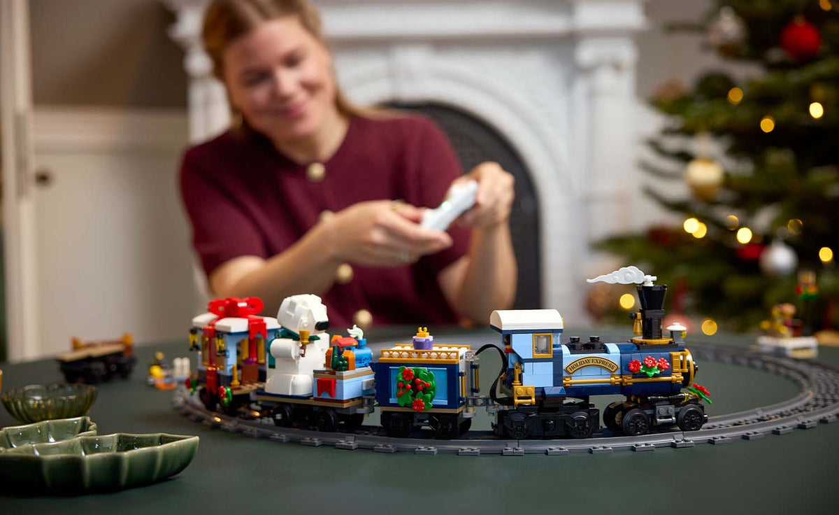 LEGO Icons 10361 Holiday Express Train