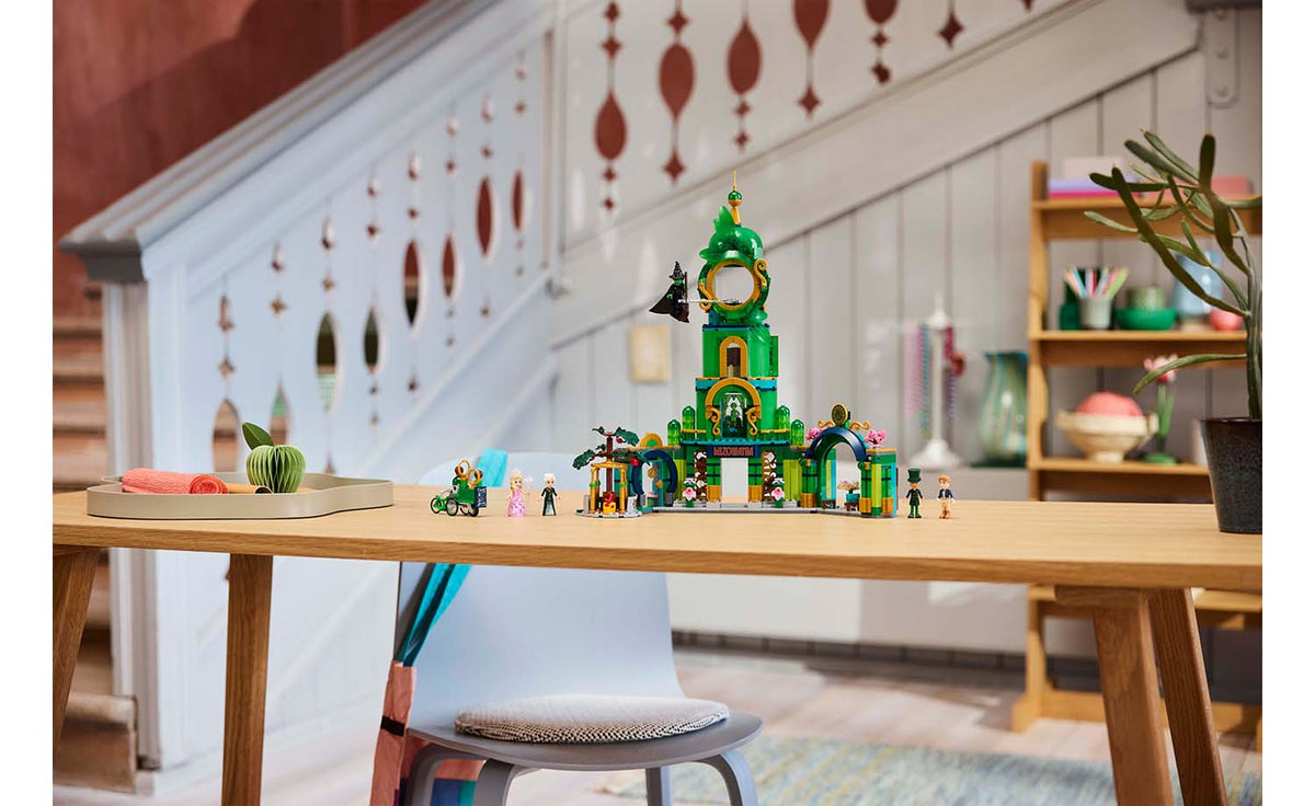 LEGO Wicked 75684 Welcome to Emerald City